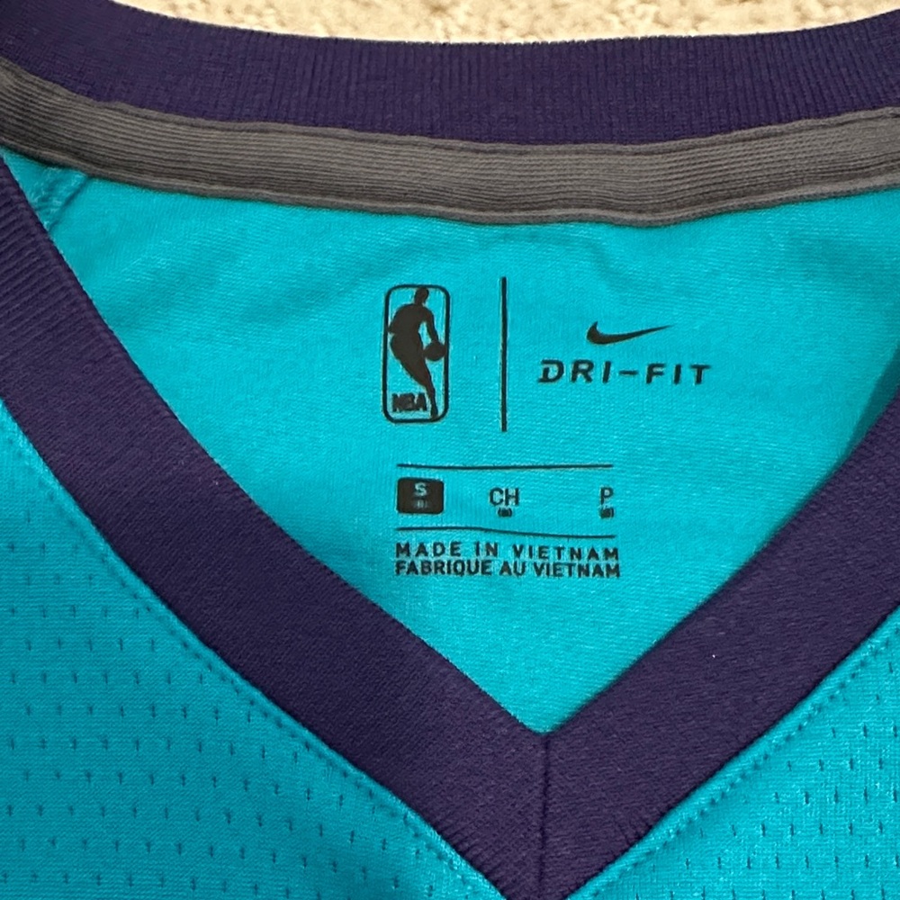 Nike Charlotte Hornets Kemba Walker Teal and Purple Dri-FIT Jersey - Picture 2 of 5
